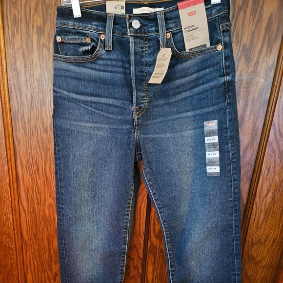 Levi's Women's Wedgie Straight Jeans SZ 28 - Picture 3 of 13